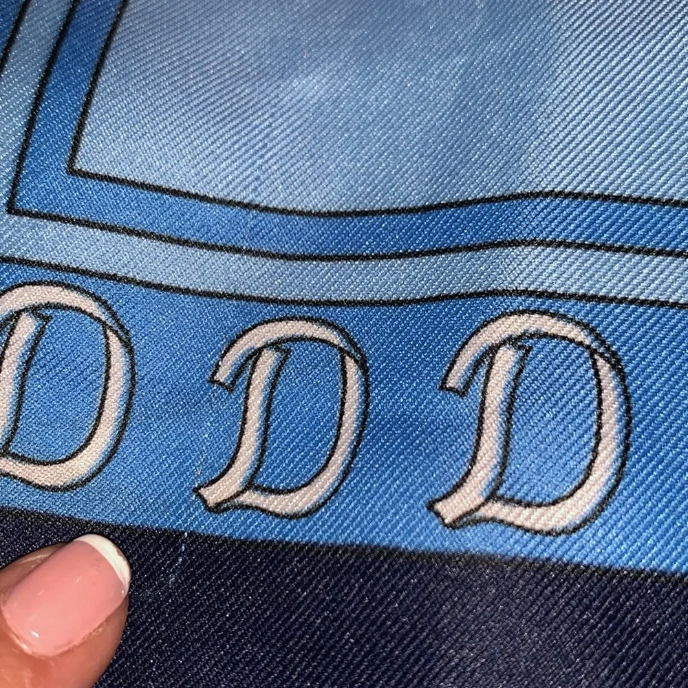 Scarf - Picture 5 of 5